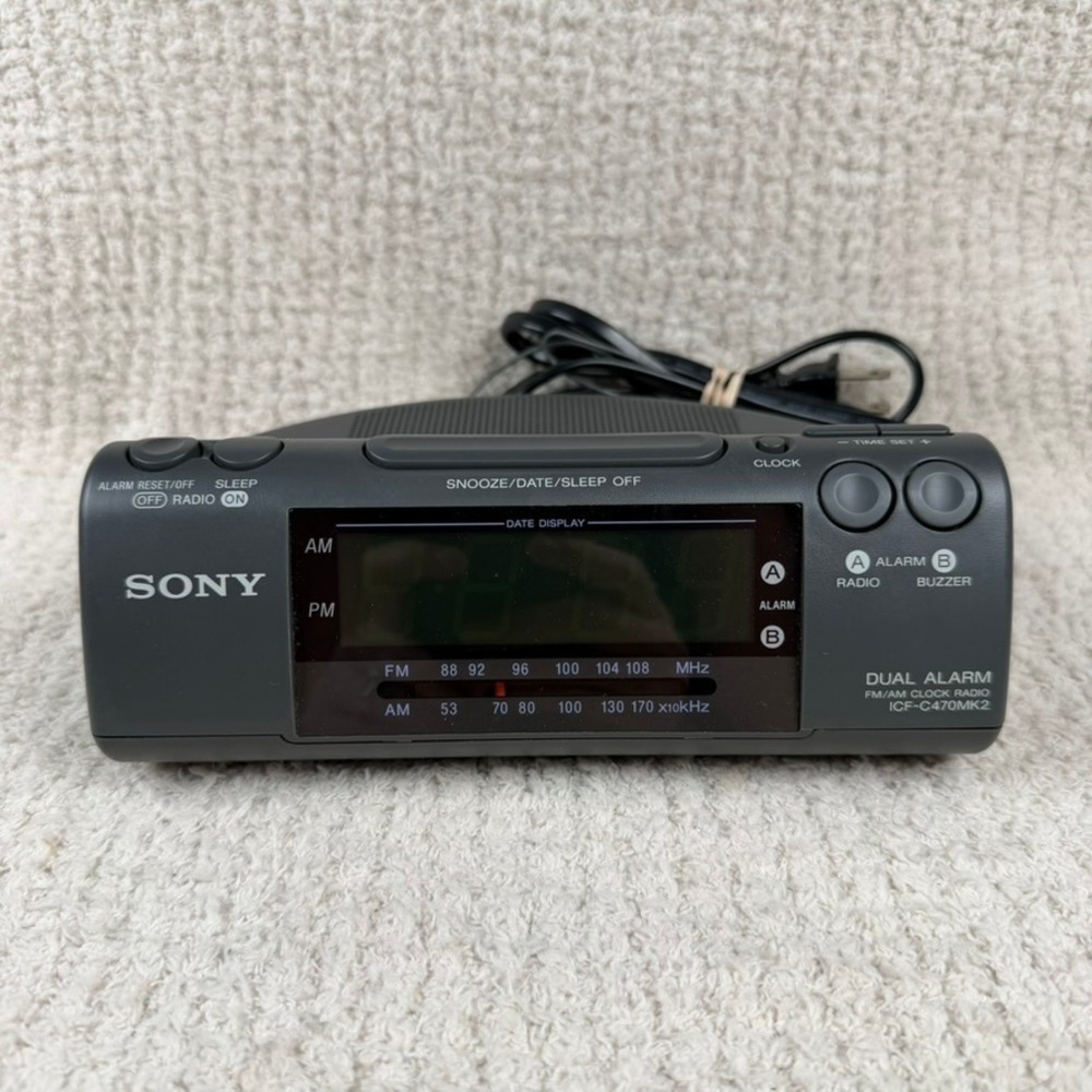 Sony Dream Machine Dual Alarm FM AM Clock Radio Gray ICF-C470MK2 Green LED